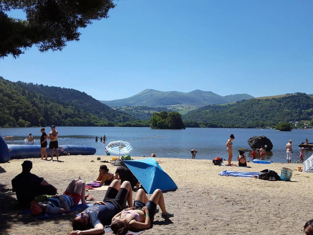 Two-Bedroom House in Chambon-sur-Lac, Parc naturel régional des Volcans d'Auvergne