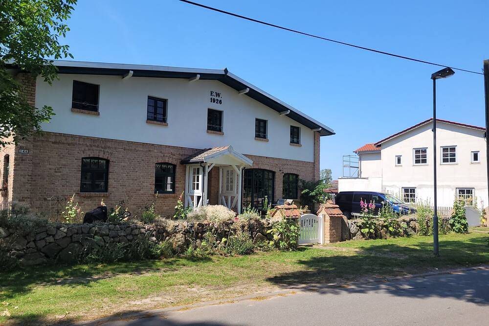Ganze Wohnung, \"Großzügige, gemütliche Ferienwohnung im Lehnenhof\" ländlich, unweit zur Ostsee in Biendorf, Neubukow-Salzhaff