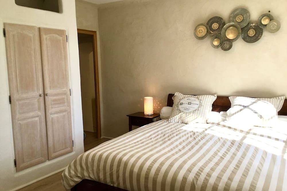 5* quiet surroundings, great swimming pool, air conditioning and beautiful views in Le Beausset, Toulon region