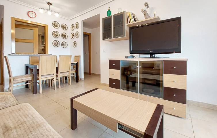 Apartamento vacacional entero, Apartamento climatizado con piscina y aparcamiento, a 1,5 km de Playa Les Amplaries in Cabanes, Costa del Azahar