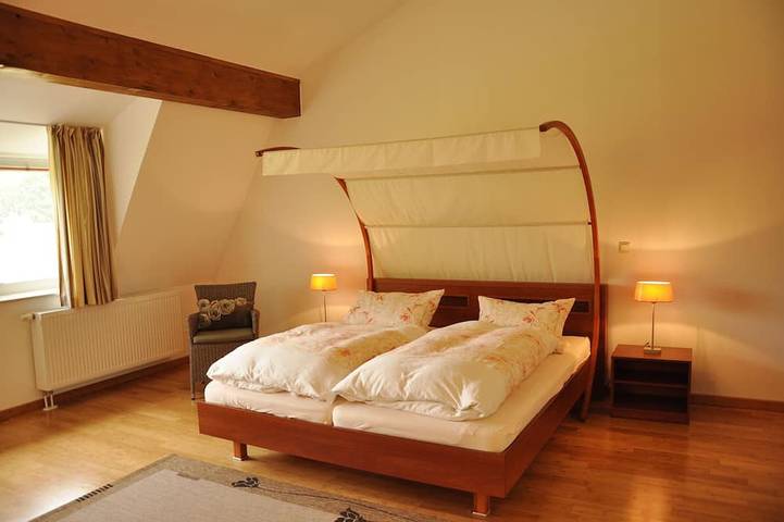 Beach house,200 sq meters. Wf., Directly on the Plauer See, Müritz, 30m to beach in Badestrand Lenz, Malchow