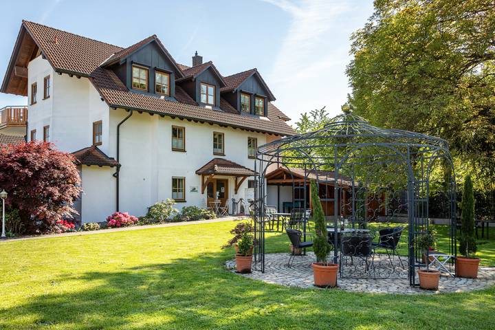 Ganze Wohnung, Schöne Ferienwohnung 4 am Trostelhof mit Balkon in Neufrach, Salem