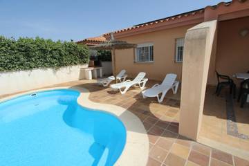 Villa for 6 People in Deltebre, Tarragona Province, Photo 3