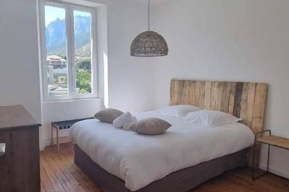 Appartamento intero, Appartamento-Esclusivo-Bagno in camera con vasca-Vista sul punto di riferimento in Corte Francia, Parco naturale regionale della Corsica