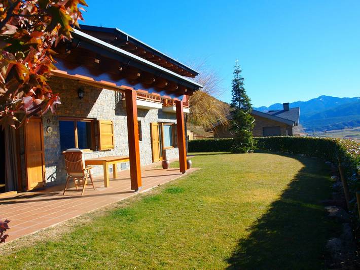 Location de vacances pour 10 personnes, avec jardin dans Pyrénées catalanes - 4