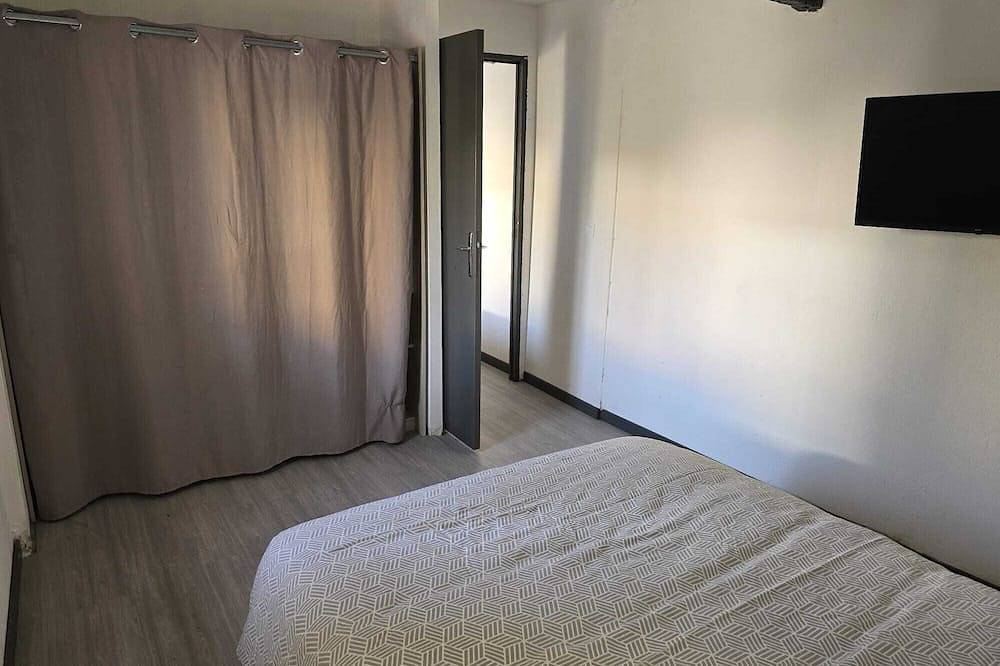 Entire apartment, Gite kastor in Rivesaltes, Perpignan region