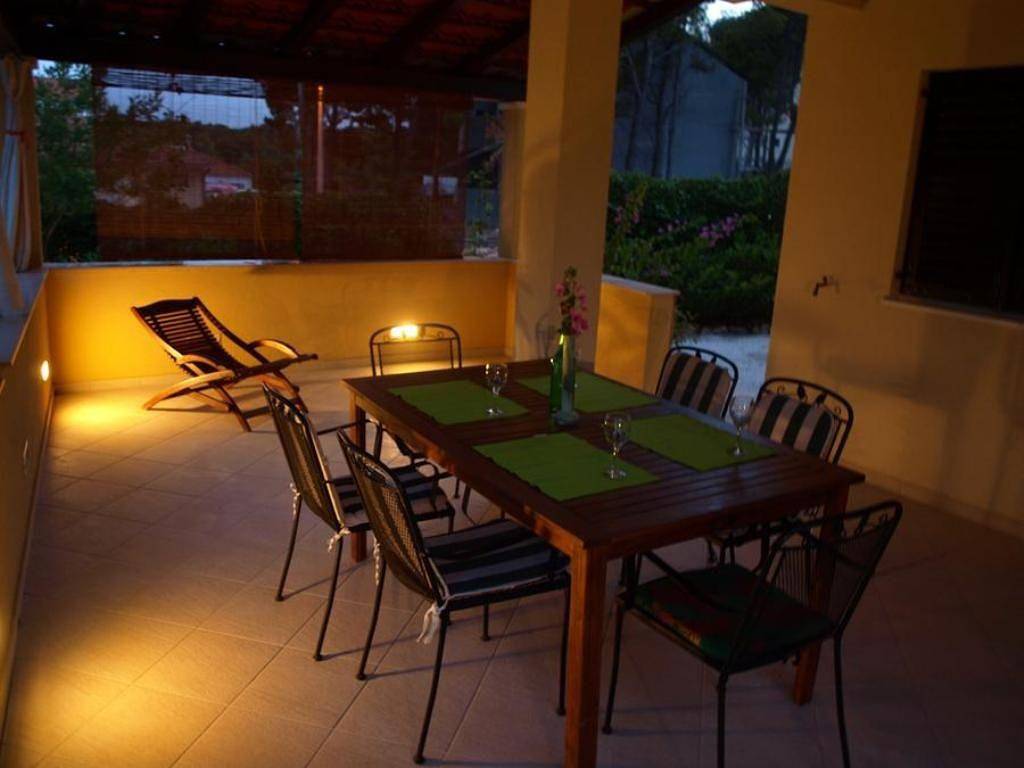 Ganze Ferienwohnung, Ferienwohnung für 4 Personen mit Garten in Milna, Brac