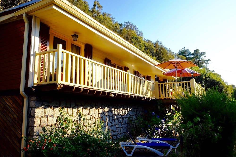 Chalet di fronte alla spiaggia di Esigna, a 150 metri dal mare in Sagone, Coggia