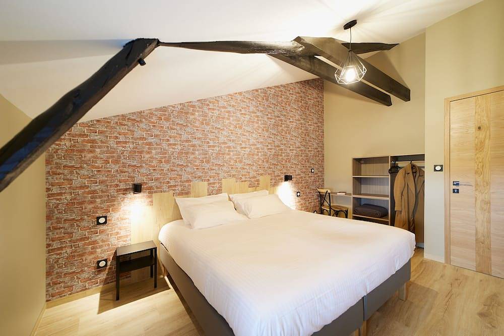La Bâtisse de Lucien ***** Piscine & Spa pour 15 personnes in Cussac-sur-Loire, Haute-Loire
