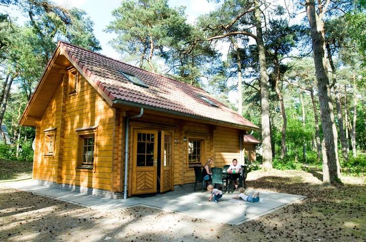 Vakantiepark voor 4 personen, with Terras and Tuin as well as Zwembad in Provincie Utrecht