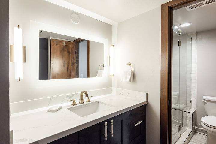 Vacation rental for 12 people, with sauna and balcony as well as pool and hot tub in Park City UT