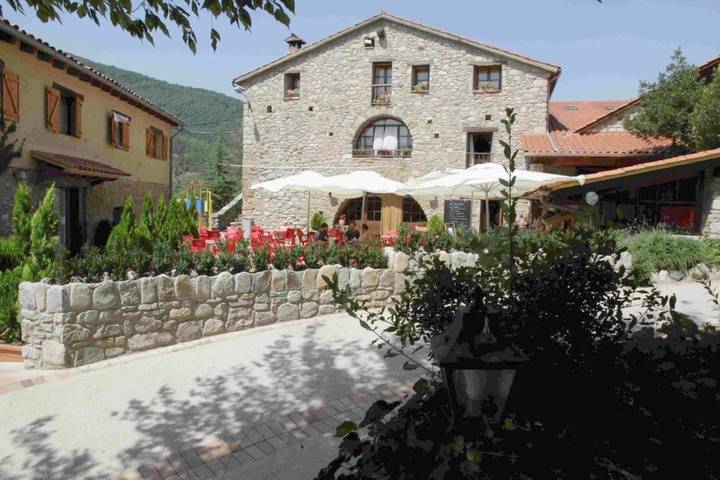 Maison d’hôte pour 2 personnes, avec piscine et jardin ainsi que sauna et terrasse à Sant Pau de Segúries