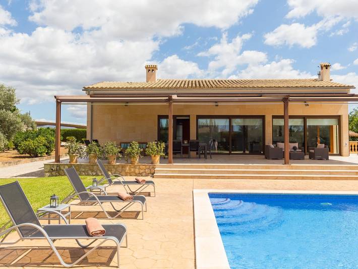 Finca für 5 Personen, mit Balkon/Terrasse und Garten sowie Pool in Inca