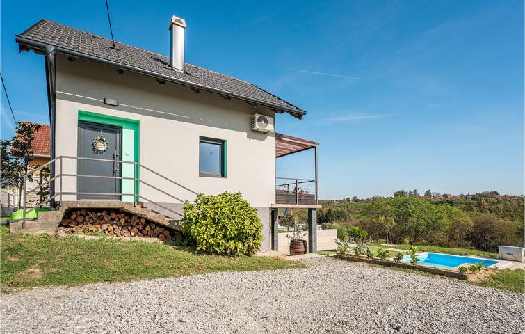 Ferienhaus für 5 Personen, mit Ausblick und Terrasse sowie Garten und Pool - 1