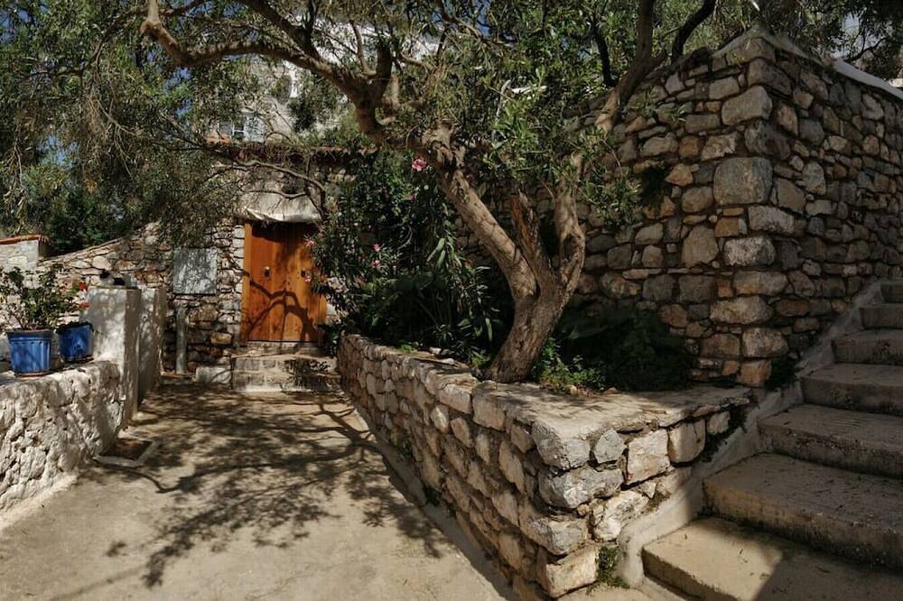 Braxos A beautiful rocky place in Hydra
