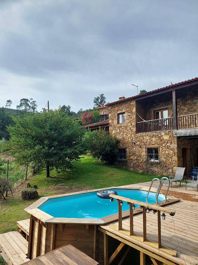 Gîte pour 5 personnes, avec piscine ainsi que jardin et vue, animaux acceptés dans Codeçoso