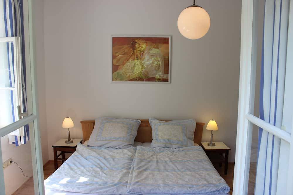 Ganze Wohnung, Ferienwohnung im Ortskern, Parterre, Garten. in Hermannsburg, Naturpark Südheide