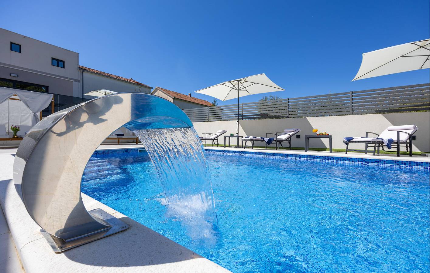 Spacieux appartement de 250 m² avec piscine, terrasse et accès à la plage à 1,5 km in Split, Split-Dalmatie