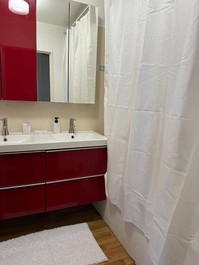 Appartement entier, Three-Bedroom Apartment in Mantes-la-Jolie, Yvelines