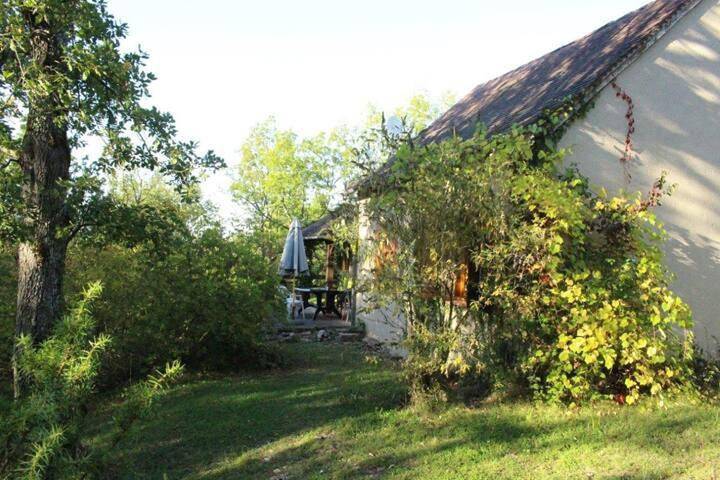 Location de vacances pour 4 personnes, avec jardin ainsi que vue et piscine à Saint-Jean-de-Laur - 4