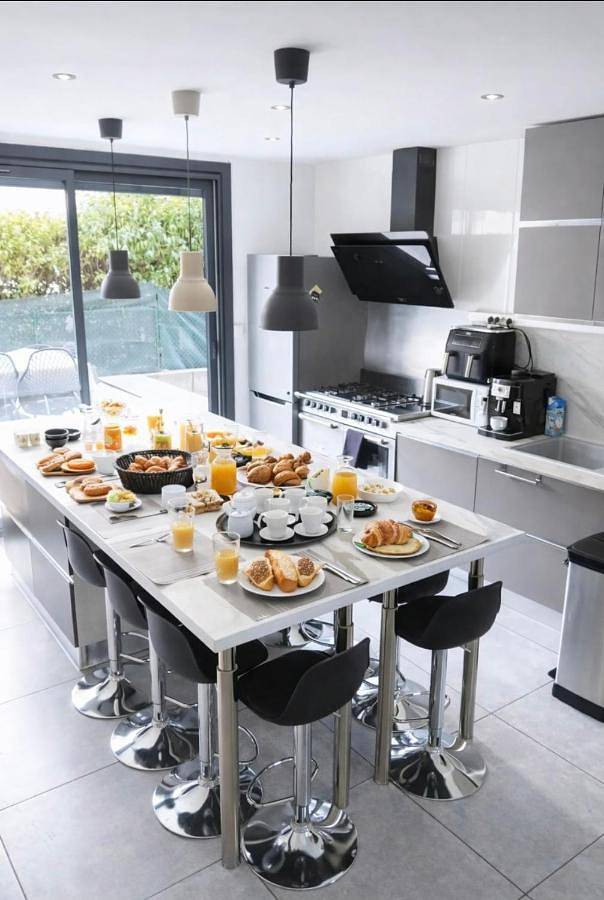 Location de vacances pour 2 personnes, avec terrasse ainsi que vue et jardin à Saint-Michel-de-Maurienne - 3