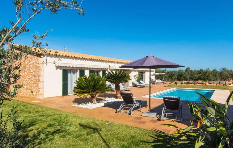 Modernes Apartment mit Pool und Terrasse in der Nähe von Muro in Muro, Mallorca Norden