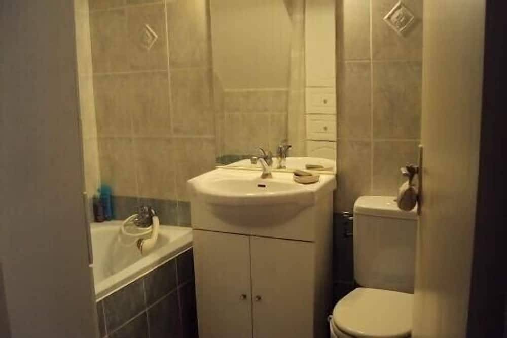 Pleasant house in quiet and secure residence with swimming pool in Vic La Gardiole in Vic-la-Gardiole, Côte d'Améthyste