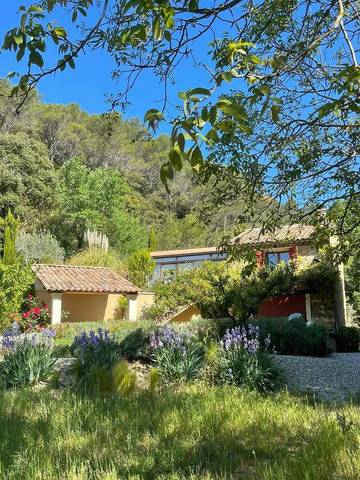 Gîte pour 6 personnes, avec jardin et piscine ainsi que vue et balcon à Lafare