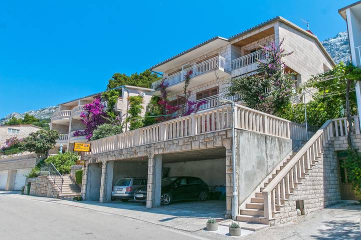 Ferienwohnung für 4 Personen, mit Balkon/Terrasse in Brela - 2