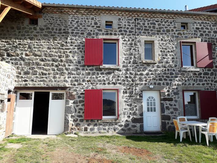 Gîte pour 7 personnes, avec Terrasse et Jardin en Auvergne