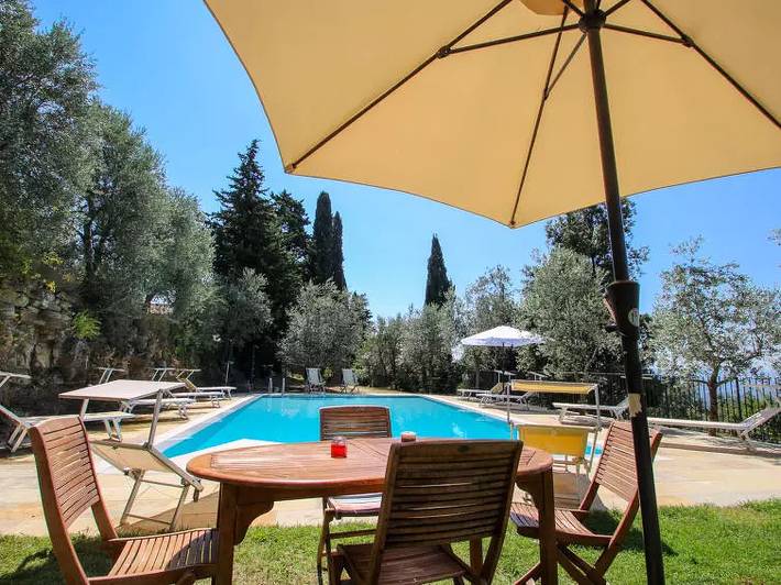 Location de vacances pour 12 personnes, avec piscine et jardin à Loro Ciuffenna - 2