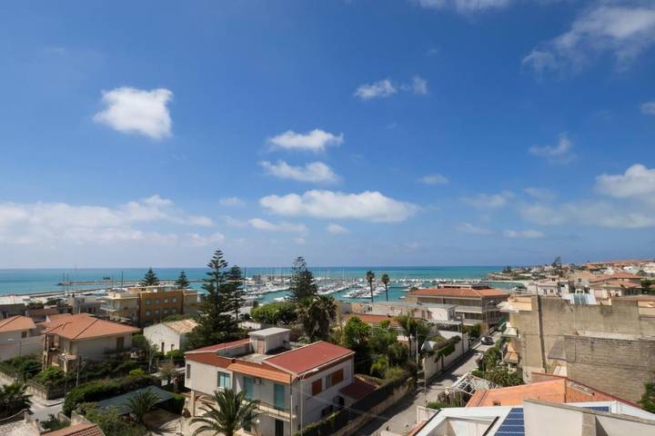 Ferienwohnung für 4 Personen, mit Ausblick und Terrasse in Marina di Ragusa - 3