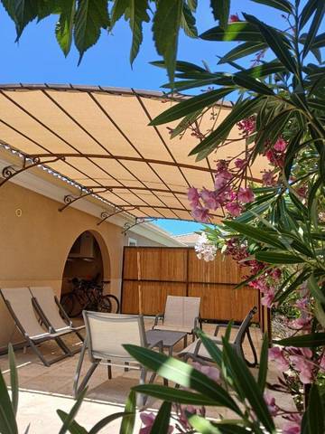 Gîte pour 5 personnes, avec piscine ainsi que vue et jardin à Aregno