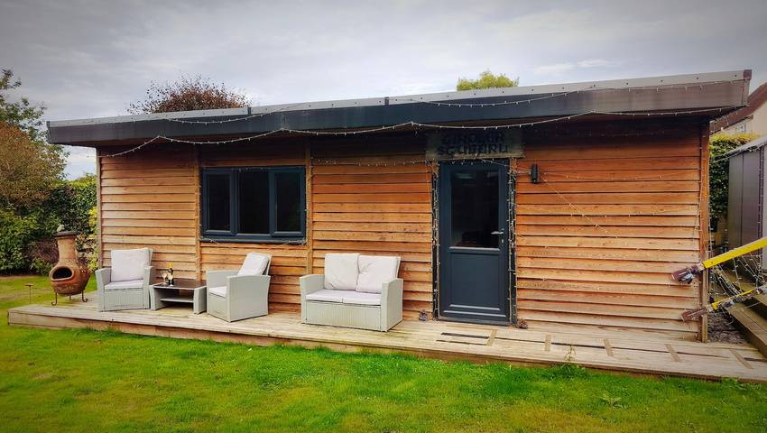 Holiday rental for 4 people, with Terrace and Garden as well as Lake view in Cheshire
