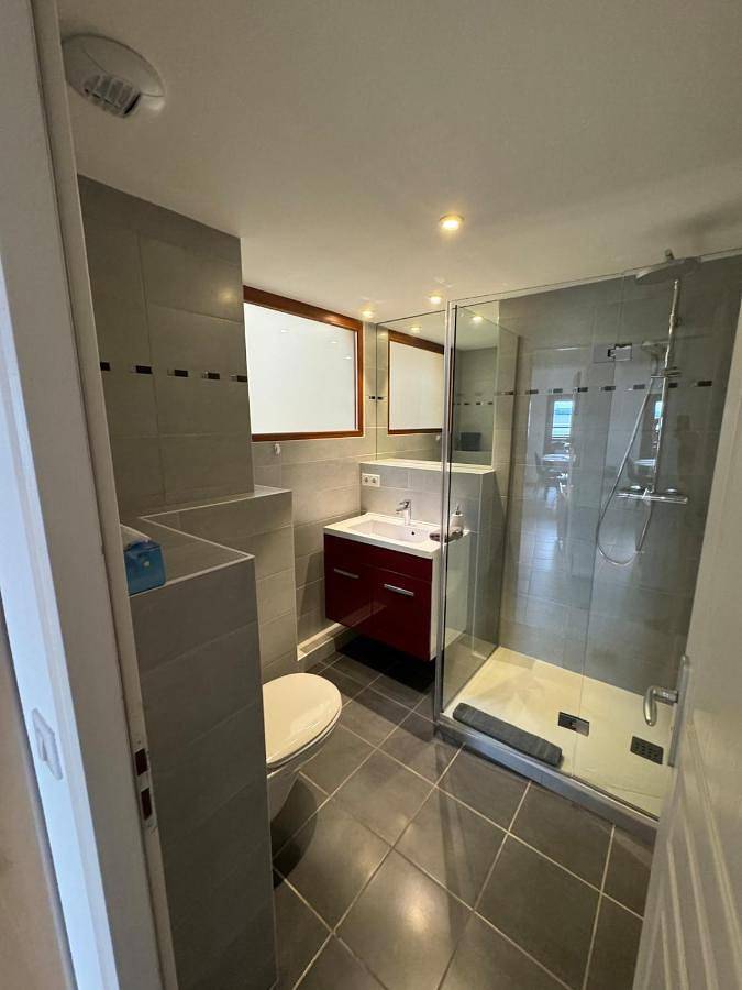 Gîte pour 4 personnes, avec vue sur le lac ainsi que vue et balcon à Yvoire - 4