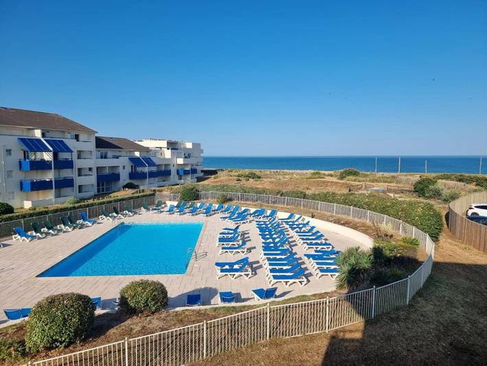 Apartamento para 4 personas, con vistas además de piscina y jardín en Lacanau