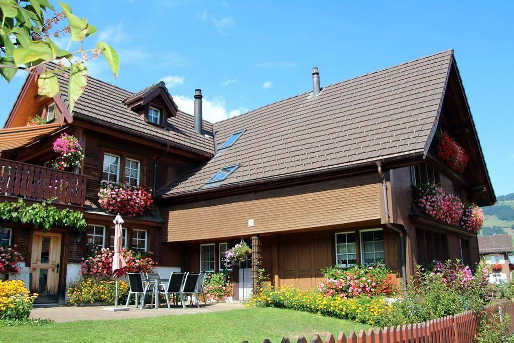 Ganze Ferienwohnung, Gemütliche und geräumige Ferienwohnung in Nesslau, Kanton St. Gallen