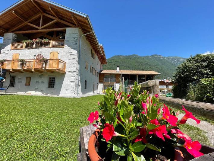 Chambre d’hôte pour 2 personnes, avec Balcon et Terrasse ainsi que Jardin et Vue à Tione di Trento