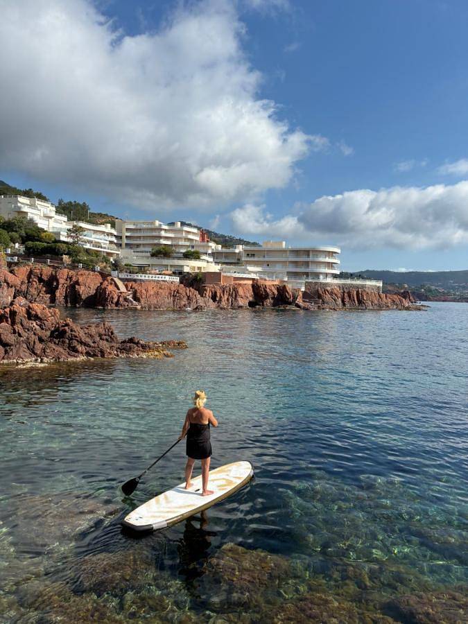 Appartement entier, Studio calme vue mer pieds dans l'eau in Le Trayas, Saint-Raphaël