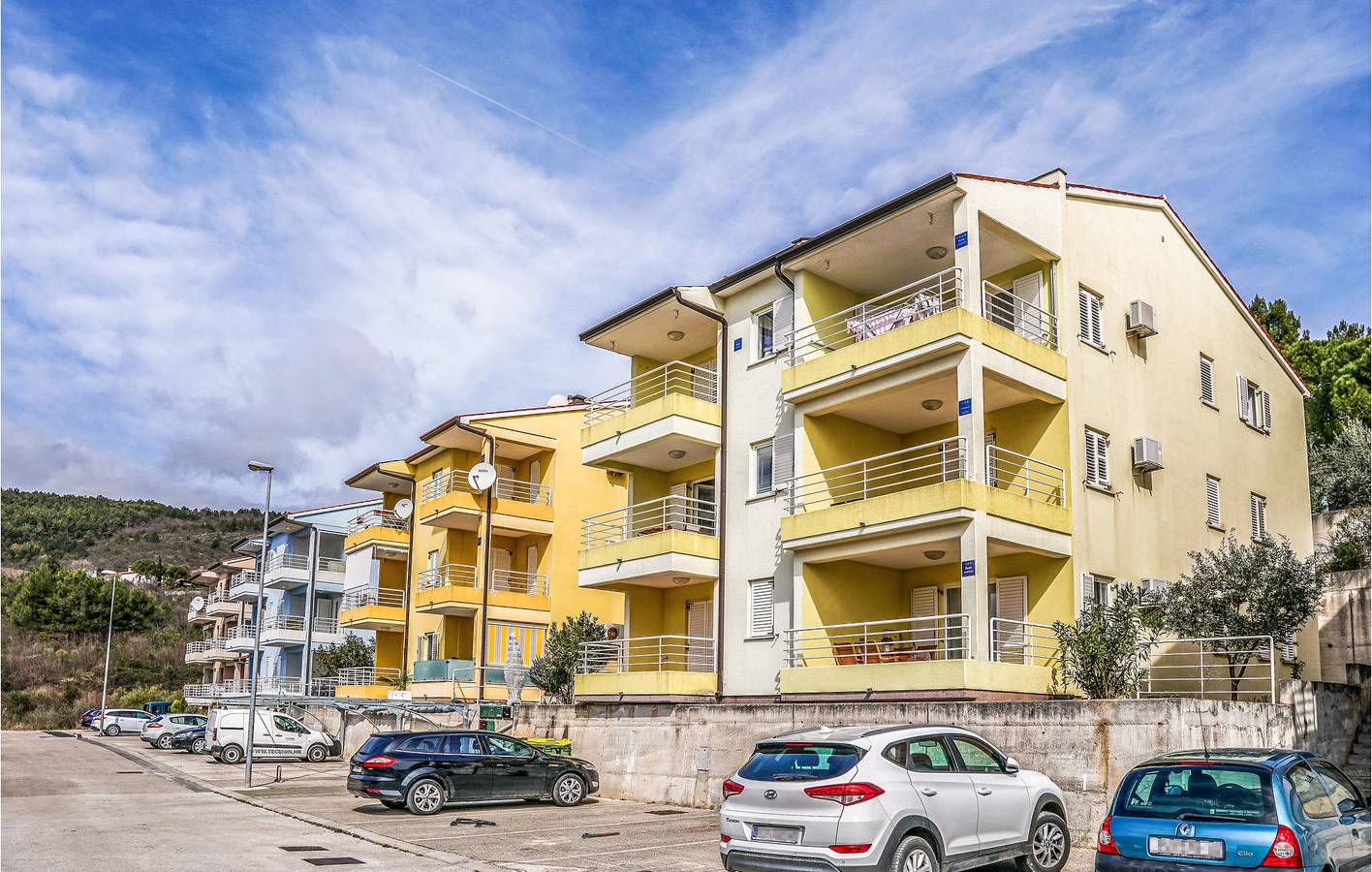 Entire holiday apartment, Chic Apartment with Terrace, 700m to Beach & Modern Amenities in Rabac, Labin-Rabac