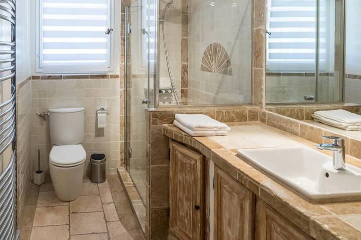 Villa pour 9 personnes, avec jardin et jacuzzi à Saint-Cyr-sur-Mer - 4