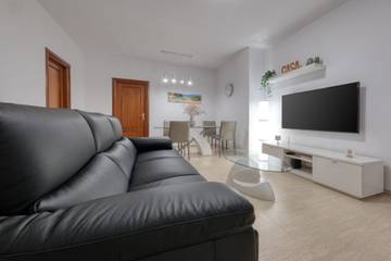 Apartment for 5 People in Central Costa Teguise, Teguise, Photo 1