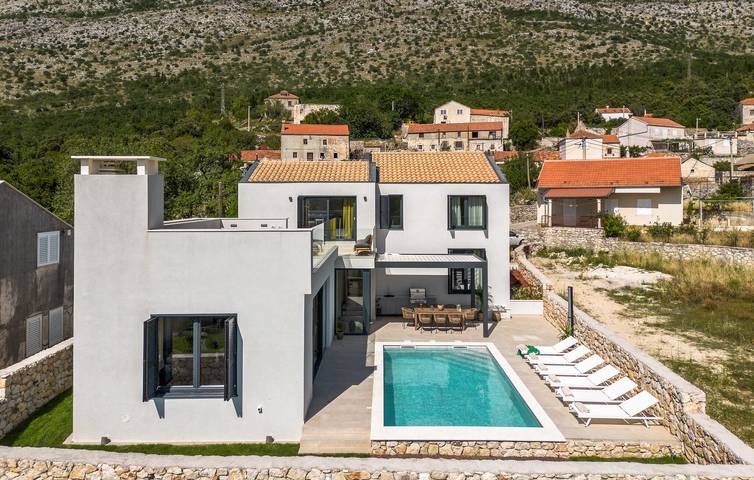 Holiday home for 8 people, with terrace and pool as well as sauna, with pets - 1