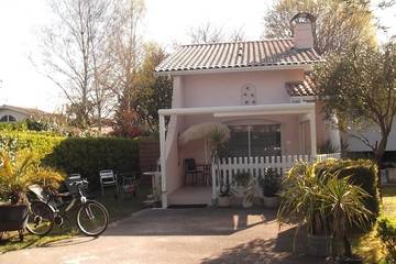 Gîte pour 2 personnes, avec terrasse et jardin à Gujan-Mestras