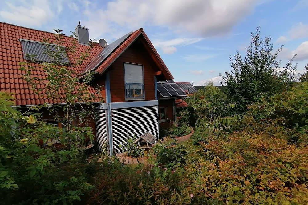 Ganze Wohnung, Gemütliches Ferienhaus mit Außenterrasse und Biogarten in Ebern, Landkreis Haßberge