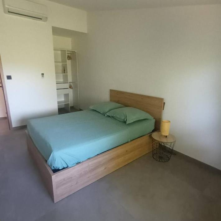 Gîte pour 4 personnes, avec terrasse à Loyettes - 4