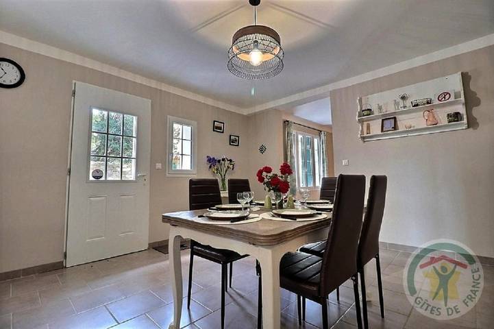 Location de vacances pour 5 personnes, avec Terrasse à Saint-Théodorit