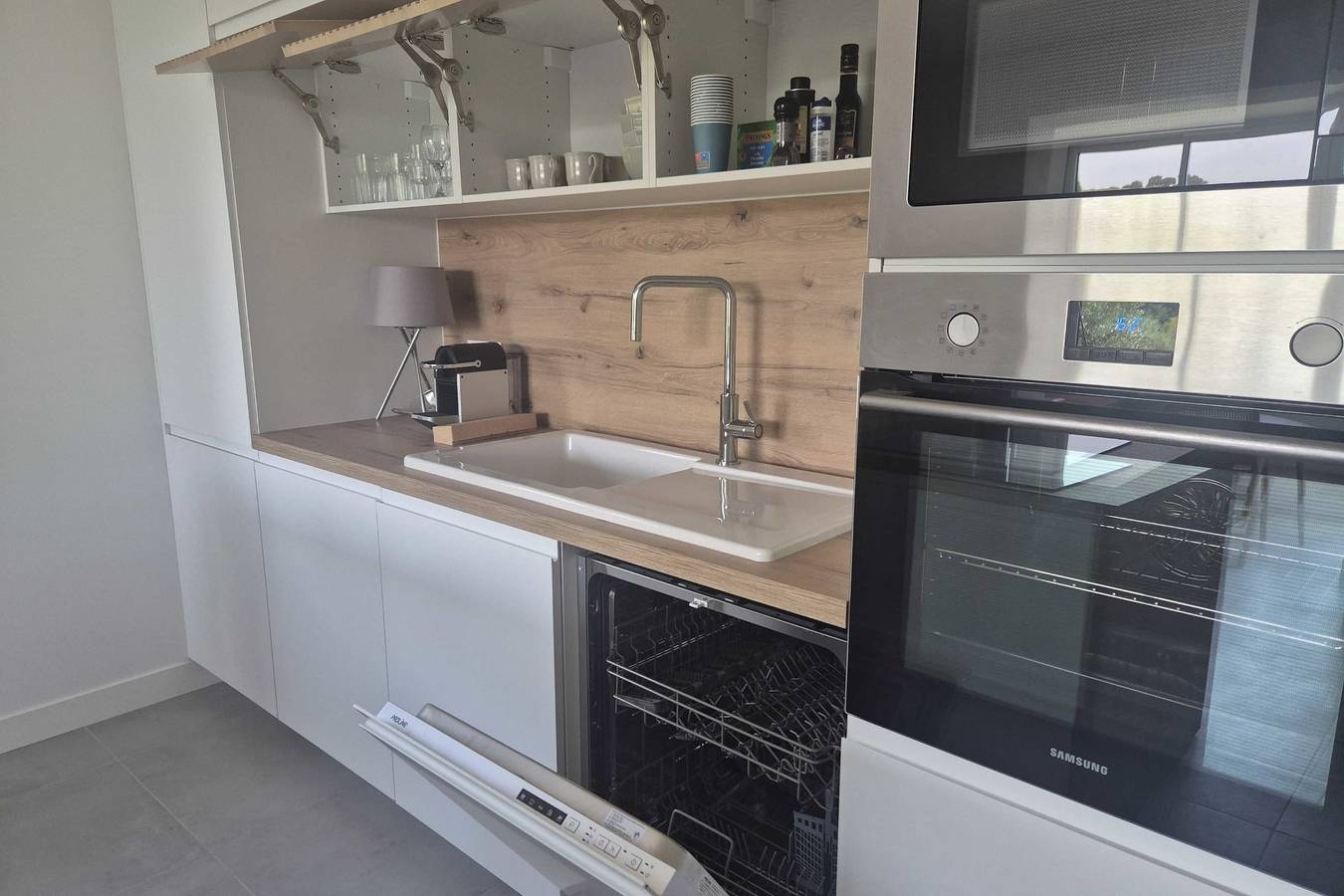 Apartamento entero, Family apartment with terrace near the sea in Rayol-Canadel-sur-Mer, Costa mediterránea (Francia)