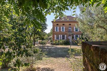 Gîte pour 14 personnes, avec sauna et terrasse ainsi que jardin et jacuzzi à Le Fousseret