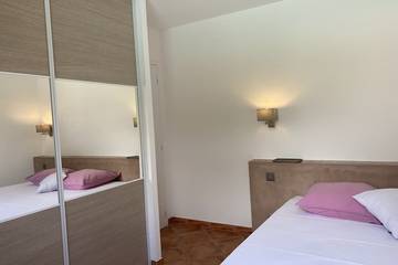 Villa pour 6 Personnes dans Cala Rossa, Lecci, Photo 3